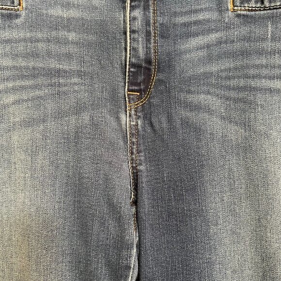 Chico's Women's Blue Slim Leg High Rise The Platinum Crop Stretch Jeans Size 8 - Picture 8 of 9